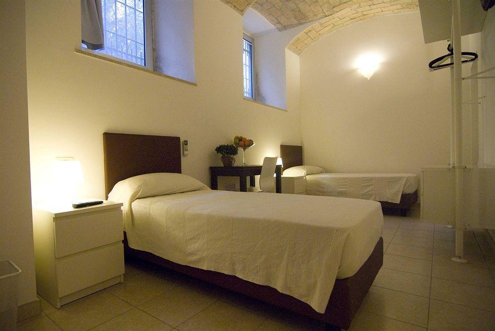 St. Peter's Square 3*